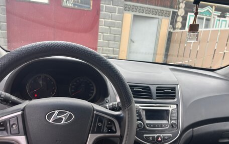 Hyundai Solaris II рестайлинг, 2014 год, 600 000 рублей, 6 фотография