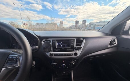 Hyundai Solaris II рестайлинг, 2019 год, 1 200 000 рублей, 14 фотография