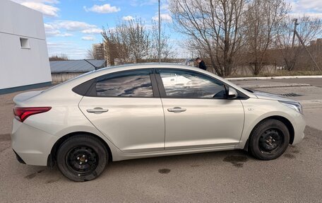 Hyundai Solaris II рестайлинг, 2019 год, 1 200 000 рублей, 24 фотография