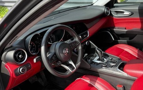 Alfa Romeo Giulia II, 2020 год, 2 700 000 рублей, 2 фотография