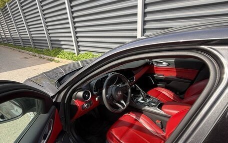 Alfa Romeo Giulia II, 2020 год, 2 700 000 рублей, 16 фотография