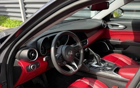 Alfa Romeo Giulia II, 2020 год, 2 700 000 рублей, 18 фотография
