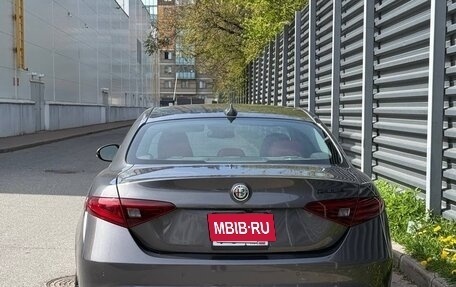 Alfa Romeo Giulia II, 2020 год, 2 700 000 рублей, 11 фотография