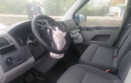 Volkswagen Transporter T5 рестайлинг, 2010 год, 1 000 000 рублей, 10 фотография