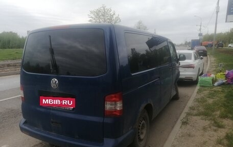 Volkswagen Transporter T5 рестайлинг, 2010 год, 1 000 000 рублей, 3 фотография