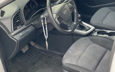 Hyundai Elantra VI рестайлинг, 2018 год, 1 100 000 рублей, 4 фотография