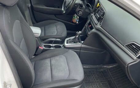 Hyundai Elantra VI рестайлинг, 2018 год, 1 100 000 рублей, 8 фотография
