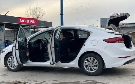 Hyundai Elantra VI рестайлинг, 2018 год, 1 100 000 рублей, 2 фотография