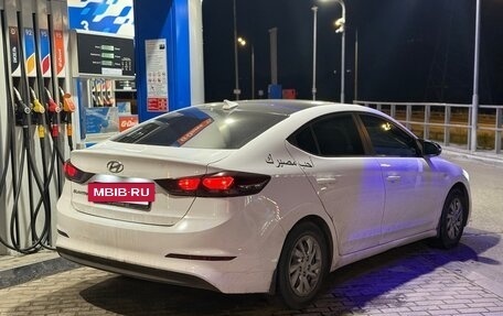 Hyundai Elantra VI рестайлинг, 2018 год, 1 100 000 рублей, 12 фотография