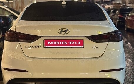 Hyundai Elantra VI рестайлинг, 2018 год, 1 100 000 рублей, 10 фотография
