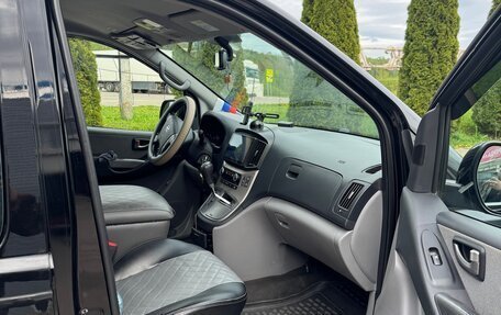 Hyundai H-1 II рестайлинг, 2020 год, 3 400 000 рублей, 2 фотография