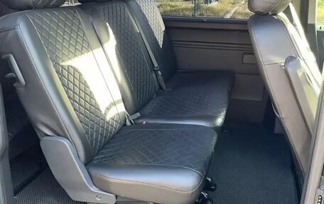 Volkswagen Caravelle T6 рестайлинг, 2018 год, 3 350 000 рублей, 3 фотография