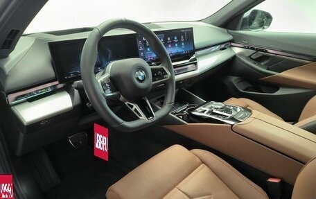 BMW 5 серия, 2025 год, 10 850 000 рублей, 16 фотография