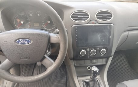 Ford Focus II рестайлинг, 2005 год, 700 000 рублей, 3 фотография
