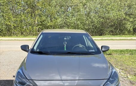 Hyundai Solaris II рестайлинг, 2013 год, 799 000 рублей, 1 фотография