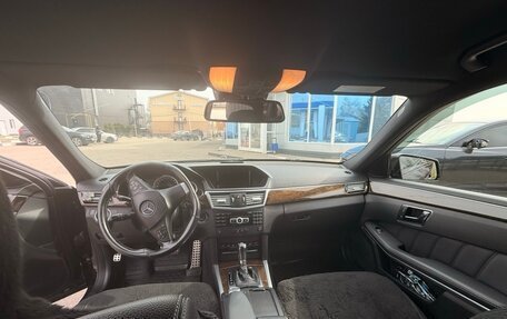 Mercedes-Benz E-Класс, 2011 год, 1 630 000 рублей, 6 фотография