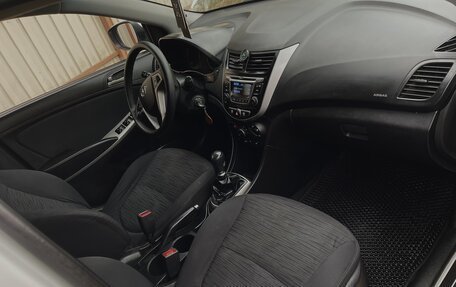 Hyundai Solaris II рестайлинг, 2016 год, 640 000 рублей, 5 фотография