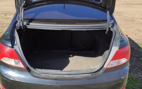 Hyundai Solaris II рестайлинг, 2013 год, 550 000 рублей, 23 фотография
