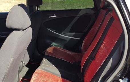Hyundai Solaris II рестайлинг, 2013 год, 550 000 рублей, 24 фотография