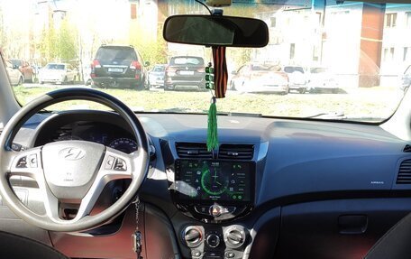 Hyundai Solaris II рестайлинг, 2013 год, 550 000 рублей, 26 фотография
