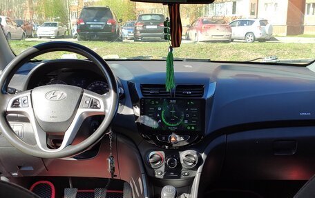 Hyundai Solaris II рестайлинг, 2013 год, 550 000 рублей, 27 фотография