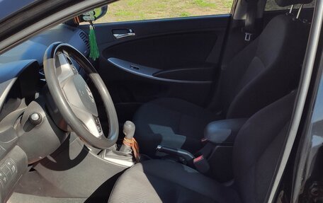 Hyundai Solaris II рестайлинг, 2013 год, 550 000 рублей, 29 фотография