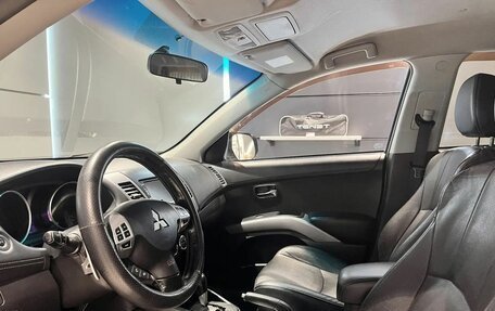 Mitsubishi Outlander III рестайлинг 3, 2011 год, 1 370 000 рублей, 15 фотография