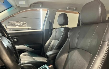 Mitsubishi Outlander III рестайлинг 3, 2011 год, 1 370 000 рублей, 16 фотография