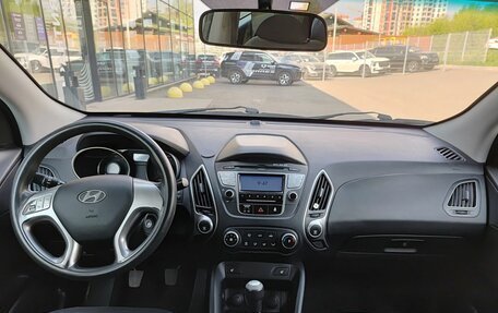 Hyundai ix35 I рестайлинг, 2010 год, 979 800 рублей, 17 фотография