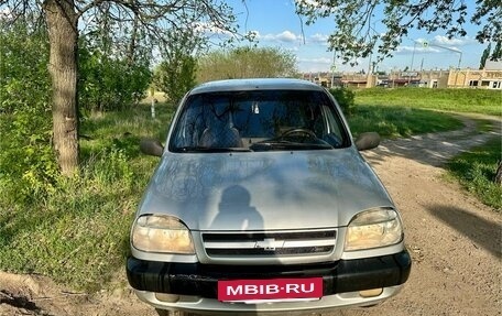 Chevrolet Niva I рестайлинг, 2004 год, 330 000 рублей, 2 фотография