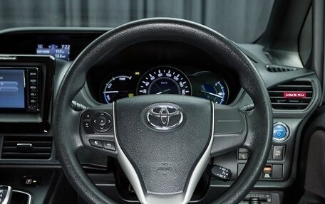 Toyota Voxy III, 2017 год, 2 187 000 рублей, 17 фотография