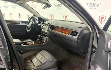 Volkswagen Touareg III, 2013 год, 2 349 000 рублей, 14 фотография