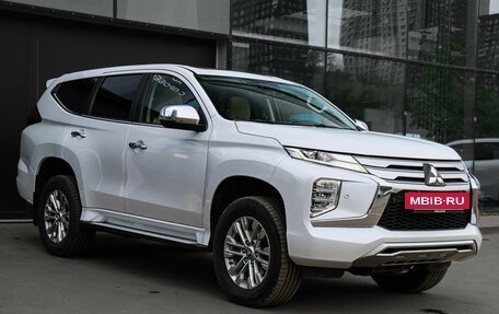 Mitsubishi Pajero Sport III рестайлинг, 2020 год, 3 790 000 рублей, 3 фотография
