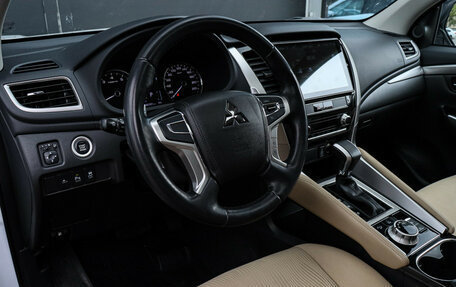 Mitsubishi Pajero Sport III рестайлинг, 2020 год, 3 790 000 рублей, 14 фотография