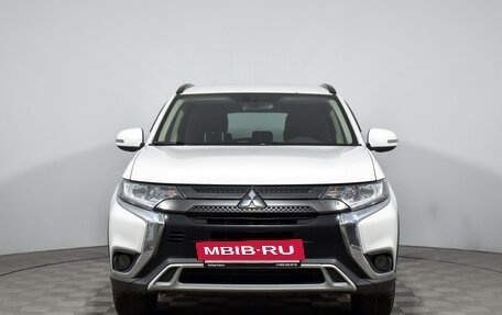 Mitsubishi Outlander III рестайлинг 3, 2021 год, 1 989 000 рублей, 2 фотография