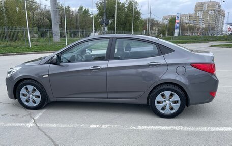 Hyundai Solaris II рестайлинг, 2015 год, 920 000 рублей, 2 фотография