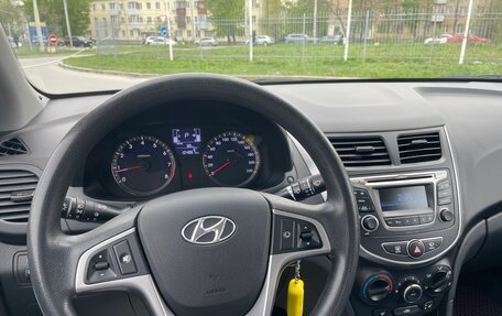 Hyundai Solaris II рестайлинг, 2015 год, 920 000 рублей, 9 фотография