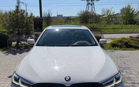 BMW 5 серия, 2021 год, 4 740 000 рублей, 2 фотография