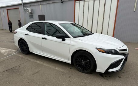 Toyota Camry, 2021 год, 2 800 000 рублей, 3 фотография