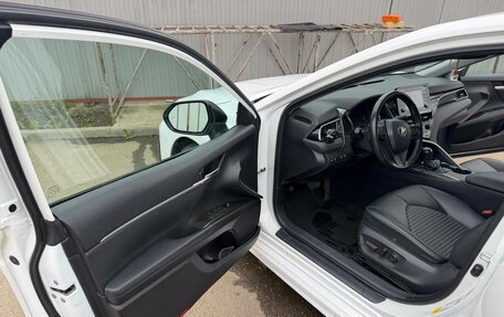 Toyota Camry, 2021 год, 2 800 000 рублей, 13 фотография