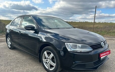 Volkswagen Jetta VI, 2013 год, 890 000 рублей, 5 фотография