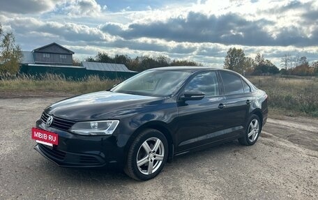 Volkswagen Jetta VI, 2013 год, 890 000 рублей, 3 фотография
