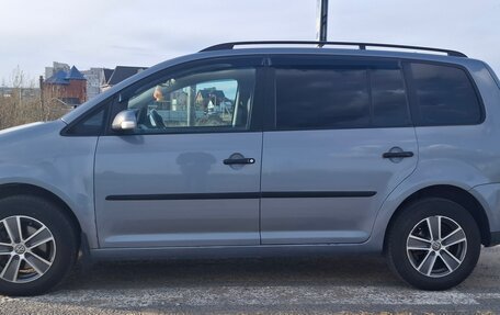 Volkswagen Touran III, 2008 год, 700 000 рублей, 3 фотография
