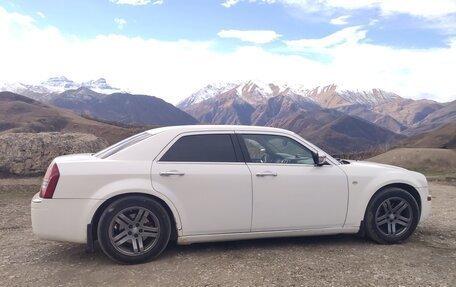 Chrysler 300C II, 2005 год, 1 000 000 рублей, 5 фотография