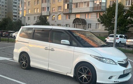 Honda Elysion I, 2004 год, 850 000 рублей, 3 фотография