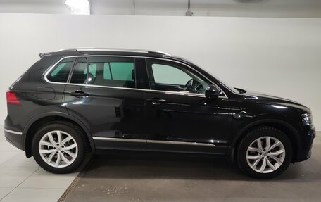 Volkswagen Tiguan II, 2018 год, 2 350 000 рублей, 5 фотография