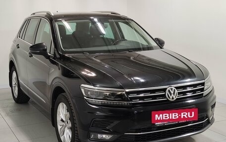 Volkswagen Tiguan II, 2018 год, 2 350 000 рублей, 2 фотография