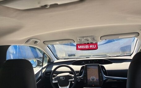 Toyota Prius IV XW50, 2017 год, 2 350 000 рублей, 11 фотография