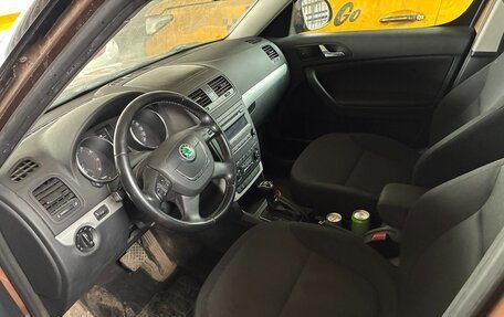 Skoda Yeti I рестайлинг, 2013 год, 900 000 рублей, 6 фотография