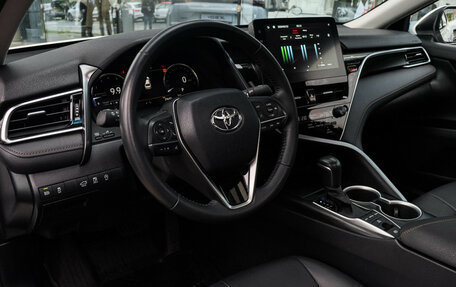 Toyota Camry, 2023 год, 3 850 000 рублей, 10 фотография